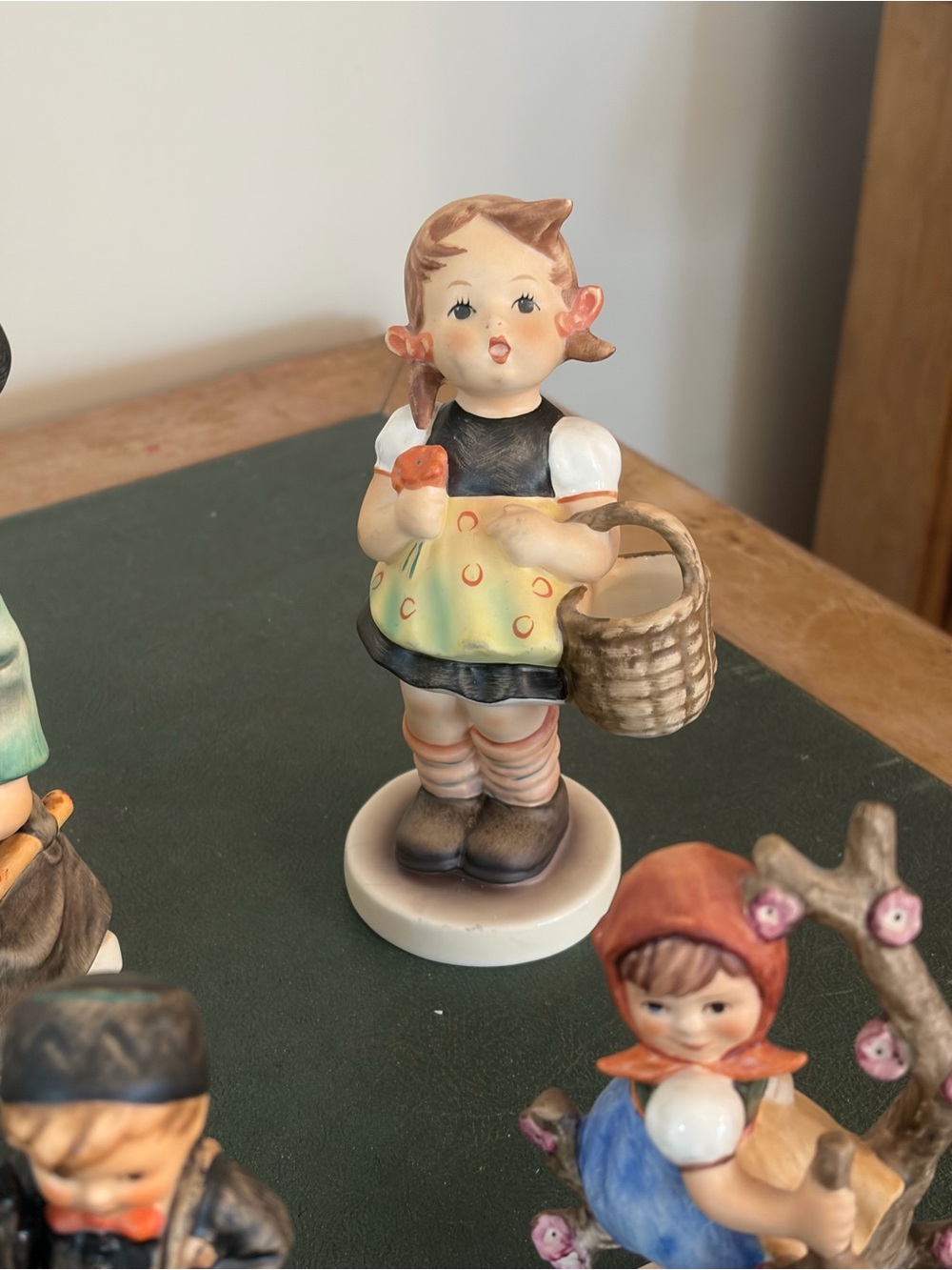 Goebel Porcelain Figurine Collection in Pastel Green, Cream, Pink and Blue - Picture 8 of 14